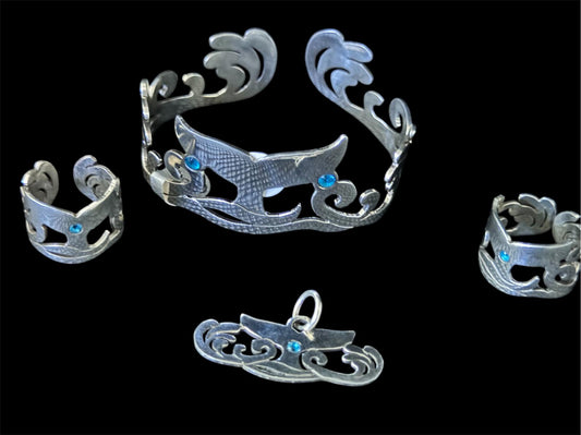 Whale Tail Set